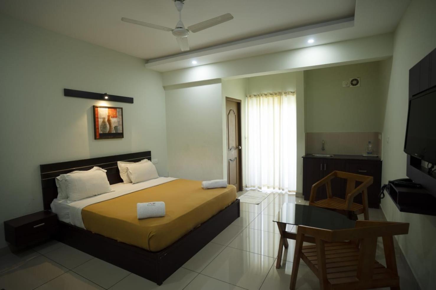 Akan Hotel And Residence Meppādi Exterior foto