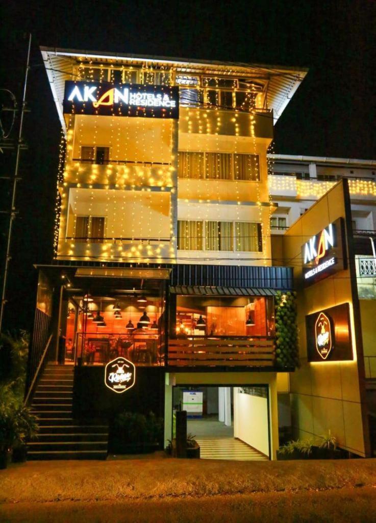 Akan Hotel And Residence Meppādi Exterior foto